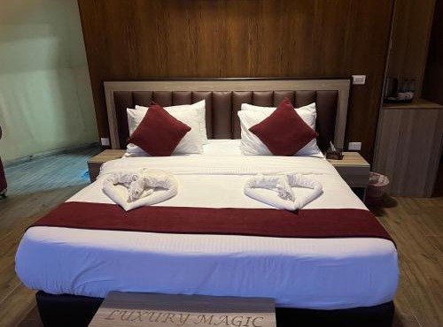 Rivan Luxury Camp where elegant comfort meets the timeless beauty of the mountai