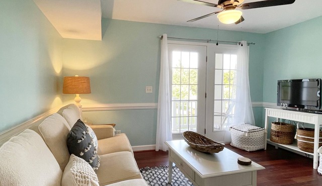 Rosemary Cottage; Two story condo with king bed