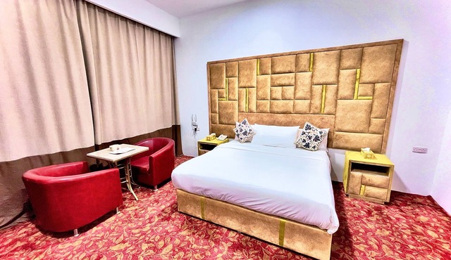 Royal Beach Hotel