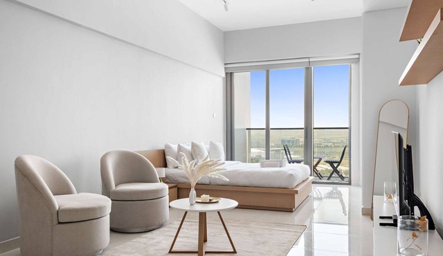Sandwell's Luxury Apartment - StayShort - Studio in Dubai Land that sleeps 2 close to Global Village