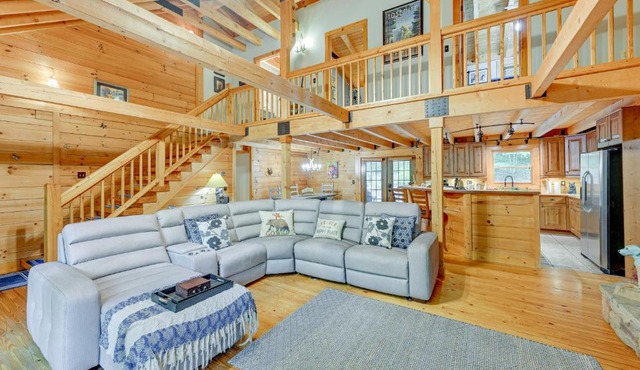 Scenic Blue Ridge Cabin Rental w/Resort Amenities in Sapphire