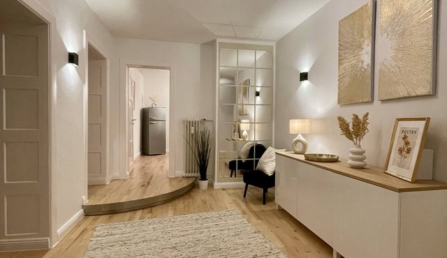 Schwabing apartment with kitchen, conservatory and rain shower in the heart of Munich in München