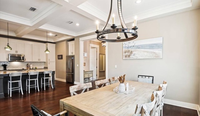 Seacrest Beach escape—screened porch, chef's kitchen, 6 bikes, near Lagoon Pool in Seacrest Beach