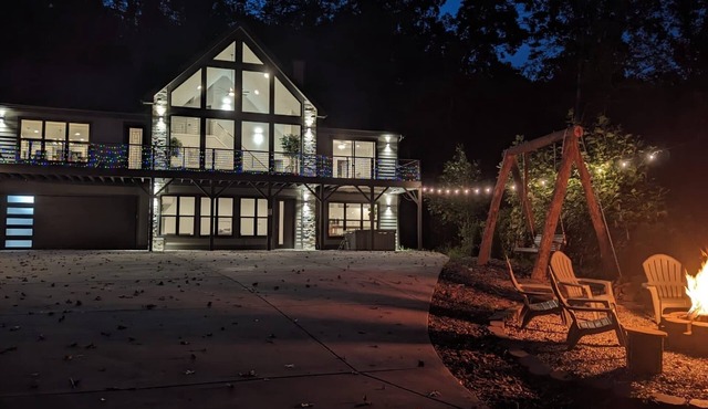 Secluded Luxury Mountain Retreat House . in Fletcher