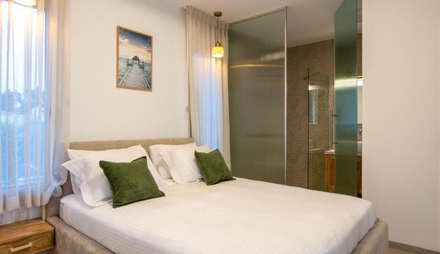 Secondfloor- Luxurious Modern Suite in the Golan Heights