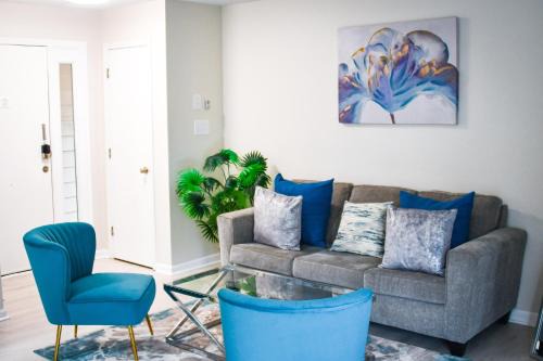 Serene Condo W/LED Lights In Heart Of Raleigh in Raleigh