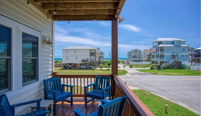 Serenity Seaside: Ocean View house w/Elevator & Beach access 400' away! 4BD 3BA in North Topsail Beach