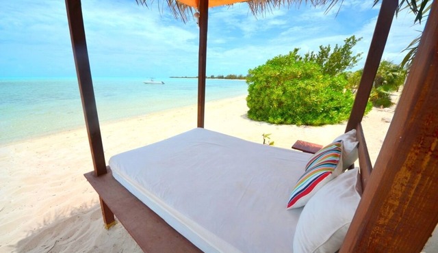Silver Palms # 2 – Exclusive Long Bay Beachfront Retreat with Pool in Providenciales