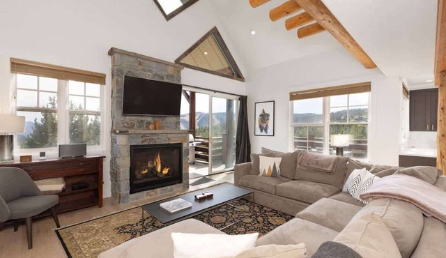 Ski-In/Ski-Out 3 Bedroom Moonlight Basin