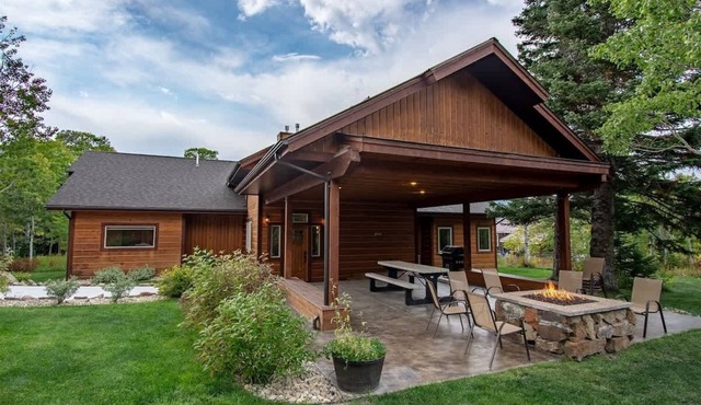 Snow Creek Lodge Summ in West Yellowstone
