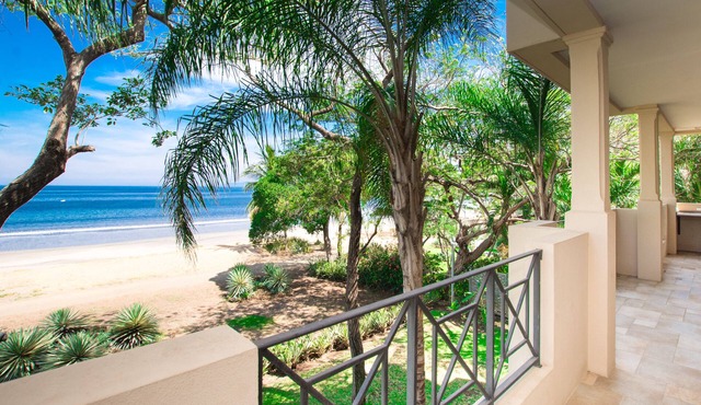 Sol y Mar-Beachfront and Beautiful - 3 bedroom/3 bathroom