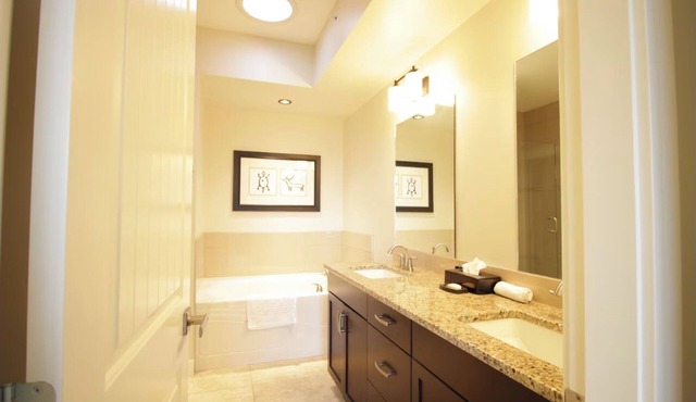 Spacious 2-Bedroom Condo with Incredible Views in Osoyoos in Osoyoos