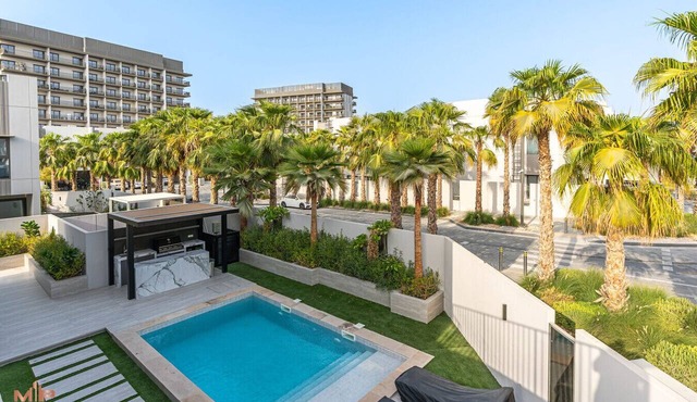 Spacious | 4 Bed Villa | Private Pool | Meydan