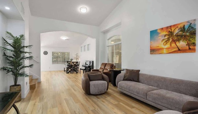 Spacious 4BR Vegas Home with Piano in Las Vegas