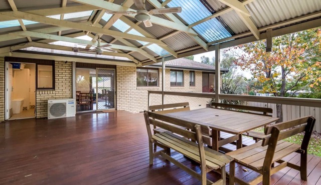 Spacious and Restful Holiday Home with Backyard in Cook