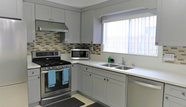Spacious Home* 7 minutes to Disneyland in Anaheim