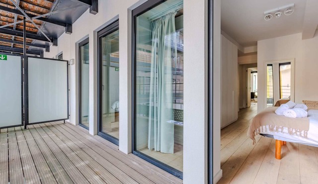 Stassart II - Two Bedroom Apartment, Sleeps 4