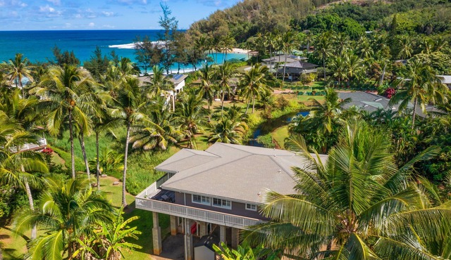 STEPS FROM STUNNING MOLOAA BAY in Anahola
