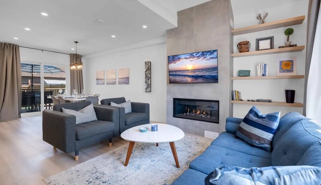 Steps to Sunset Beach Wine Country + Falls Access Pet‑Friendly Retreat in St. Catharines