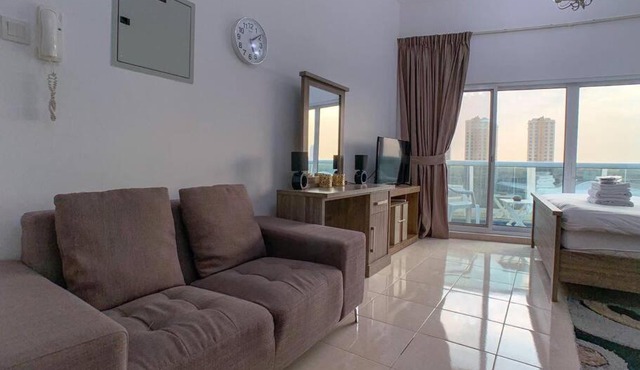 StoneTree - Furnished Studio in Peaceful Location