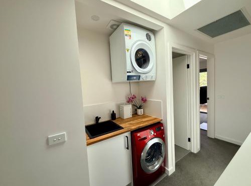 Stunning Dickson Luxe 3BR 2Bath Double Garage WiFi Brand New Home in Canberra