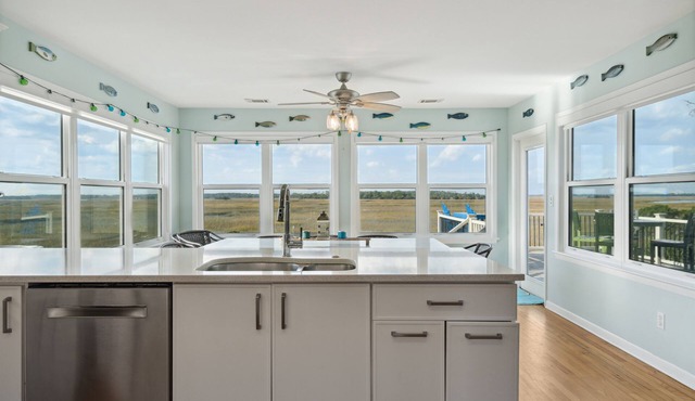Stunning Ocean, Sunset & River Views! Marsh Madness in Folly Beach