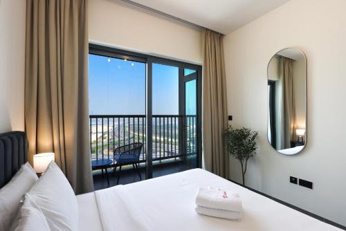 Stylish 1BR with Skyline Views Sobha Crest, Hartland