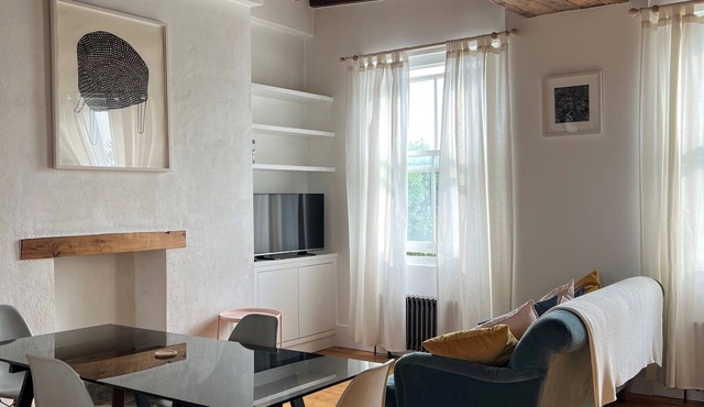 Stylish, top floor, loft-style flat in West London