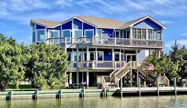 Su Casa: Spacious home, perfect for large families, private dock. in Ocracoke