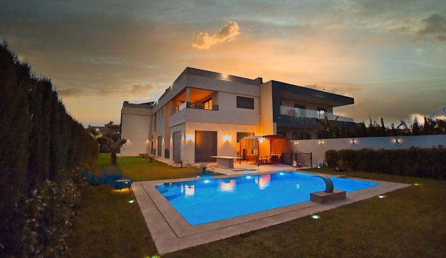 Sumptuous villa with heated pool and Hamam on the Palmeraie side in Marrakech