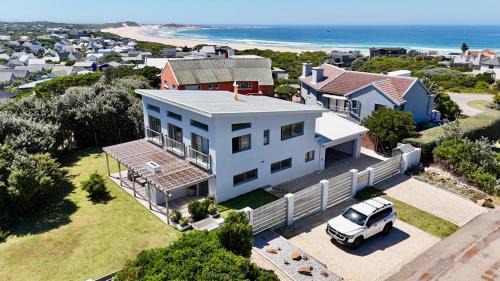 Sunny Beach House in Cape St Francis
