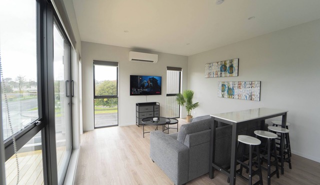 Sunnyhills Viewside Town House | Wi-Fi & Netflix