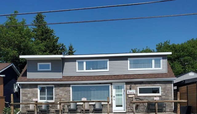 The Beach Ranch Cottage at Sauble Beach! in Sauble Beach