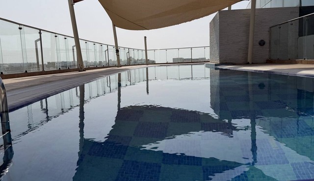 The Hive - Cozy 2BR Apartment with Rooftop Pool, Al Khuwair Muscat