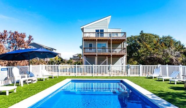 The Jackson: Cozy Beach Cottage with Pool! in Emerald Isle