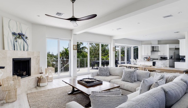 The Narrows- Stunning Bayfront Villa on Captiva