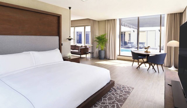 The Ritz-Carlton Abu Dhabi, Grand Canal
