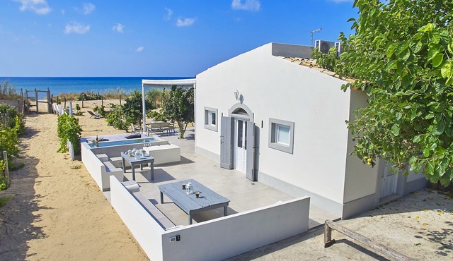 The Shoresound Maison de Charme is just a few steps from the sea in Granelli