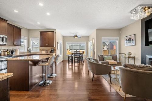 The Trenta - 4BD 3BA 2 Kitchen Stunner in Calgary