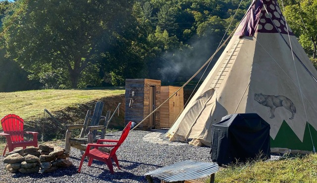 Tipi Tranquility-Glamping at it's best in Cullowhee