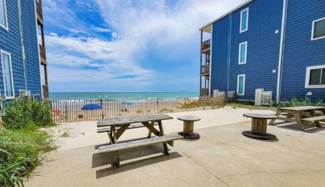 Topsail Ruby Reef - 2 bedroom oceanfront condo. in North Topsail Beach