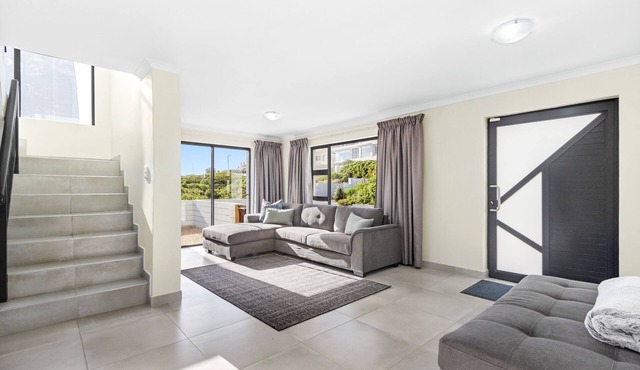 Tranquil Tides - Three Bedroom House, Sleeps 6 in Cape Town