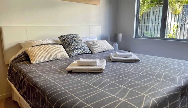 Trinity Beach Getaway, cosy apartment at rear of main residence, very private. in Trinity Beach