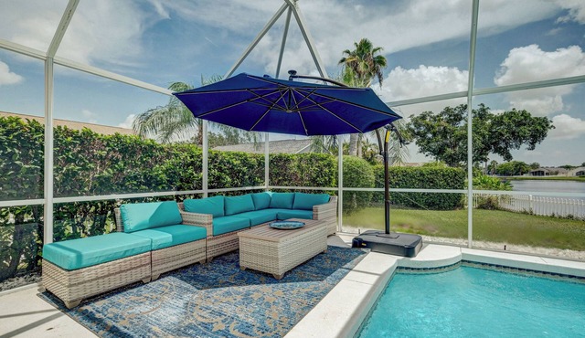 ⚓Turtle Bay Cottage! Cozy home w/private pool! Water view!⚓ in Bradenton