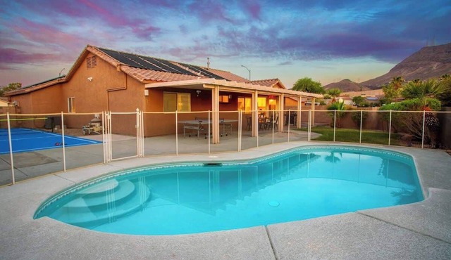 Ultimate 3BR Home: Pool, Pickleball and MORE! in Henderson