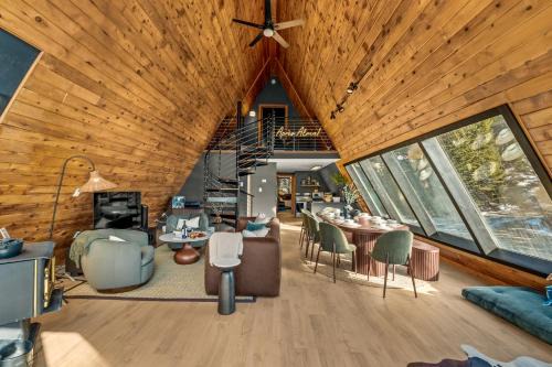 Ultimate A-frame, 12 mi to Breckenridge, Mountain View with Sauna and Hottub in Fairplay