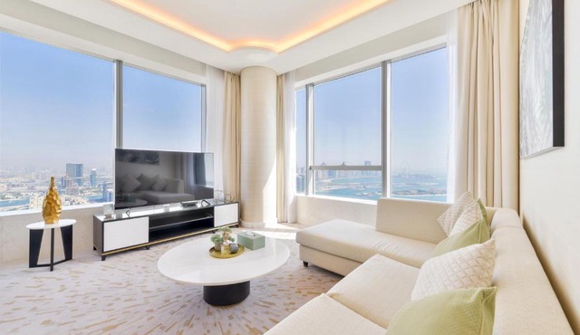 Ultra Luxury Palm Tower with Shared Hotel Facilities