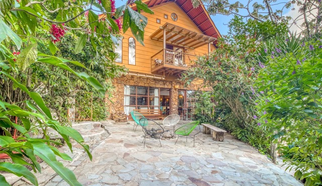Unique and magical house w/social area with private BBQ & surrounded by nature in Monteverde