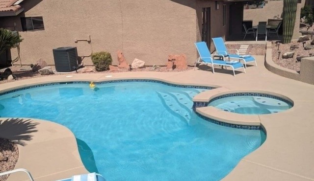 Updated 1 story 3 bed/2 bath home with pool & spa! Short drive to the Strip! in Henderson