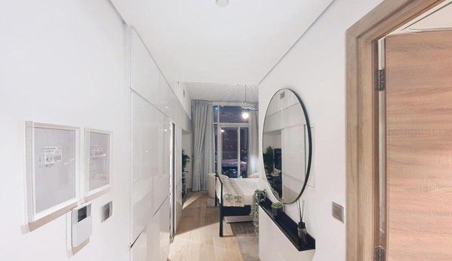 Vacationer Holiday Homes I Cosy Studio l Aesthetic Finishes l Prime Location in Dubai Marina